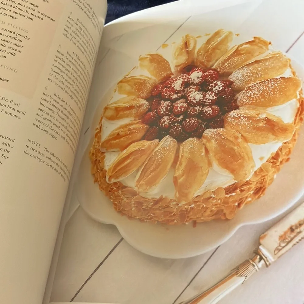 Set of‎ Three Cake & Cupcake Decorating Books